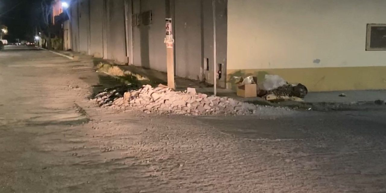 AGSAL dejan escombros en la vía pública
