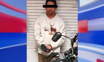 Detiene policía Saltillo a dos individuos que llevaban motos robadas