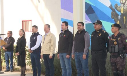 El alcalde de Saltillo visita a cadetes de la academia de policía