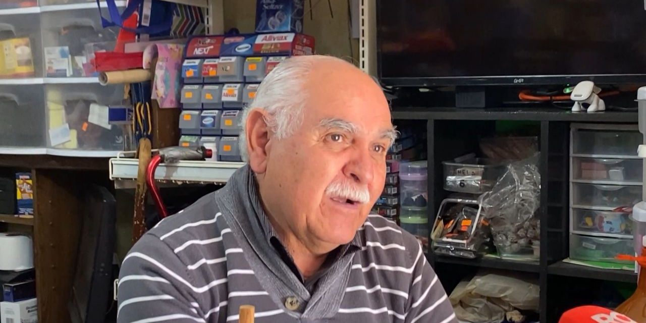 Emprende Juan Manuel Arzola Carvajal un comercio pese a las adversidades