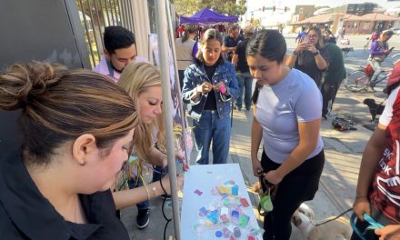 Entrega Amal Esper placas gratis para mascotas en Saltillo