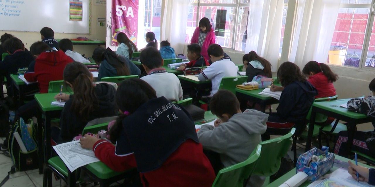 Alumnos de sexto año realizan examen de colocación a secundaria