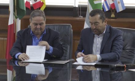 Firman convenio de colaboración para que alumnos del CETIS 48 conozcan la UTC