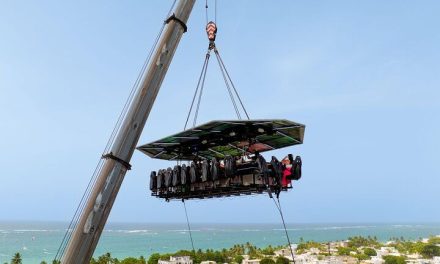 Pánico en Puerto Rico luego de que se rompiera un cable de restaurante en las alturas