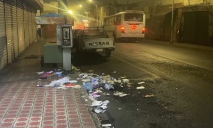 Gran cantidad de basura en el centro de Saltillo