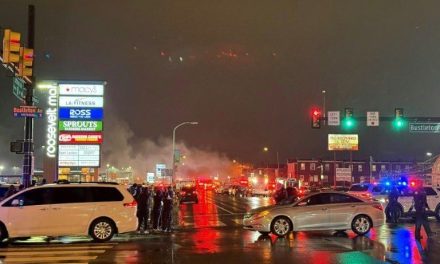 Suman 7 muertos tras accidente aéreo en Filadelfia