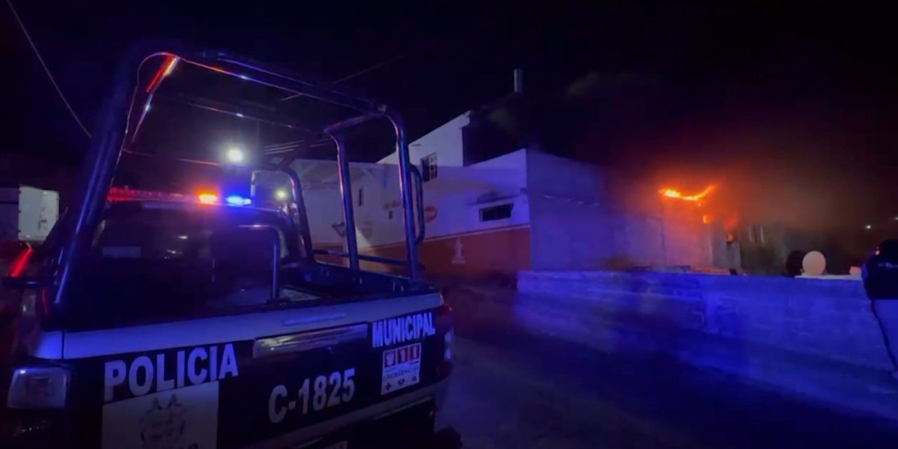 Se incendia fábrica de botanas en Lomas de Lourdes