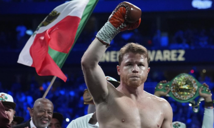 Óscar de la Hoya arremete contra ‘Canelo’ Álvarez por su nuevo contrato