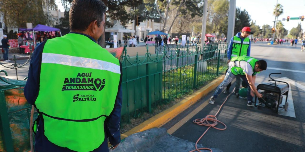Embellecen camellón del bulevar Venustiano Carranza
