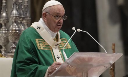 Papa Francisco tiene repentino empeoramiento; presenta crisis aislada de broncoespasmo