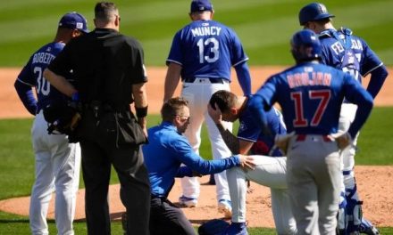 El salvaje pelotazo que recibió un pitcher en el rostro en un juego de pretemporada con los Dodgers