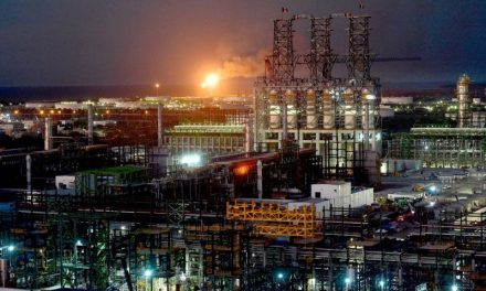 Refinería Olmeca: Costos se duplican y sigue sin operar plenamente
