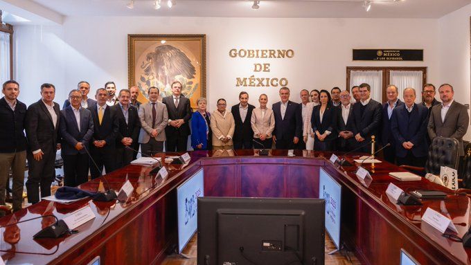 Sheinbaum se reúne con su gabinete tras anuncio de aranceles de Trump