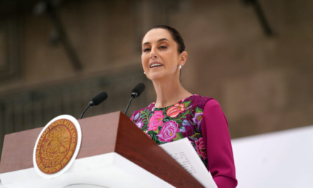 Sheinbaum defiende la soberanía y reconoce a migrantes mexicanos