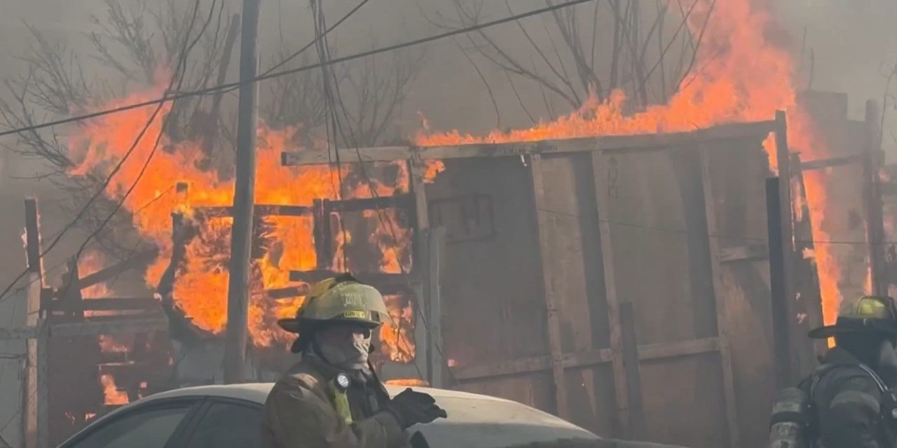 Incendio deja sin hogar a 18 familias en Saltillo
