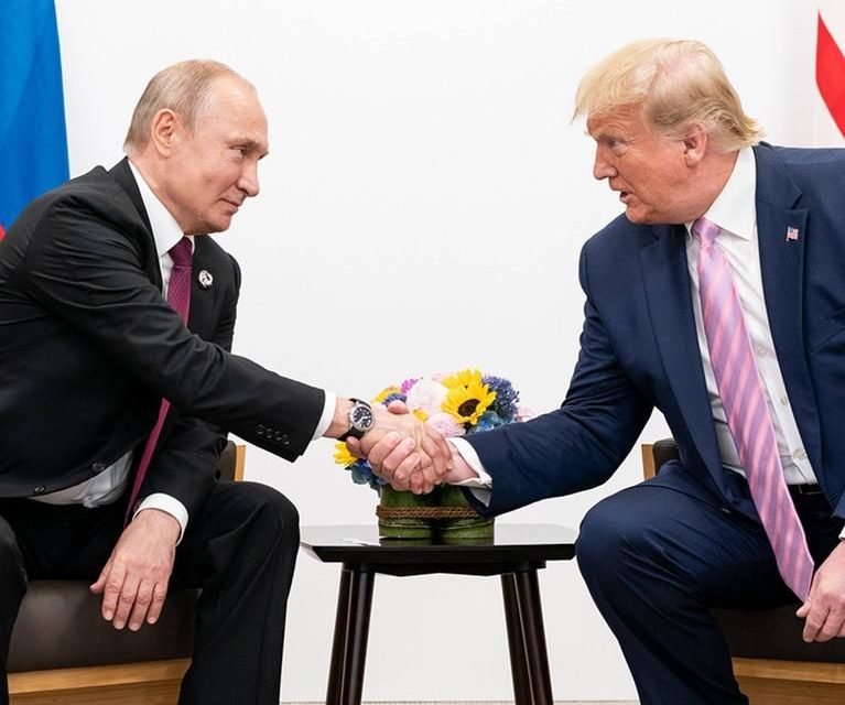 Trump y Putin se preparan para dialogar sobre tregua en Ucrania este martes