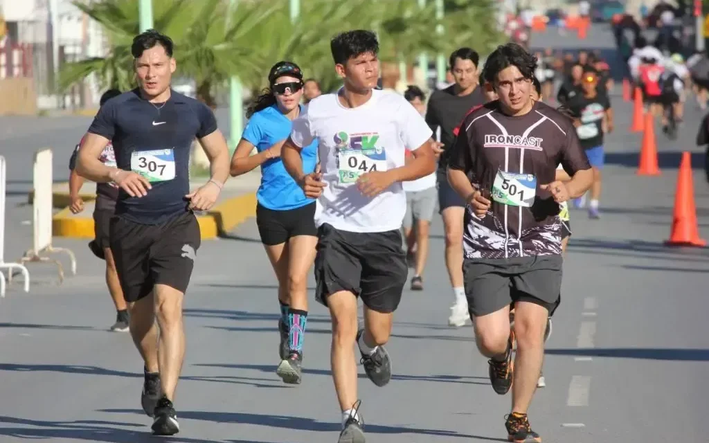 Disfrutan de la carrera 5k del Simas Monclova-Frontera