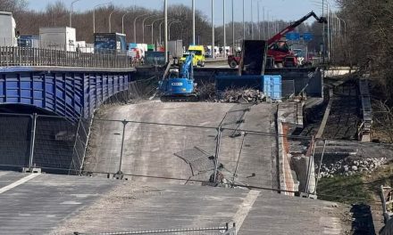 Colapsa un puente vehicular en Bélgica, dejando un saldo de un muerto y tres heridos