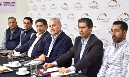 Asiste Román Cepeda a la primera asamblea de la Canadevi