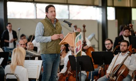 Impulsa Javier Díaz las actividades en los centros culturales de Saltillo