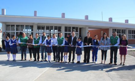 Benefician a la comunidad estudiantil con más infraestructura
