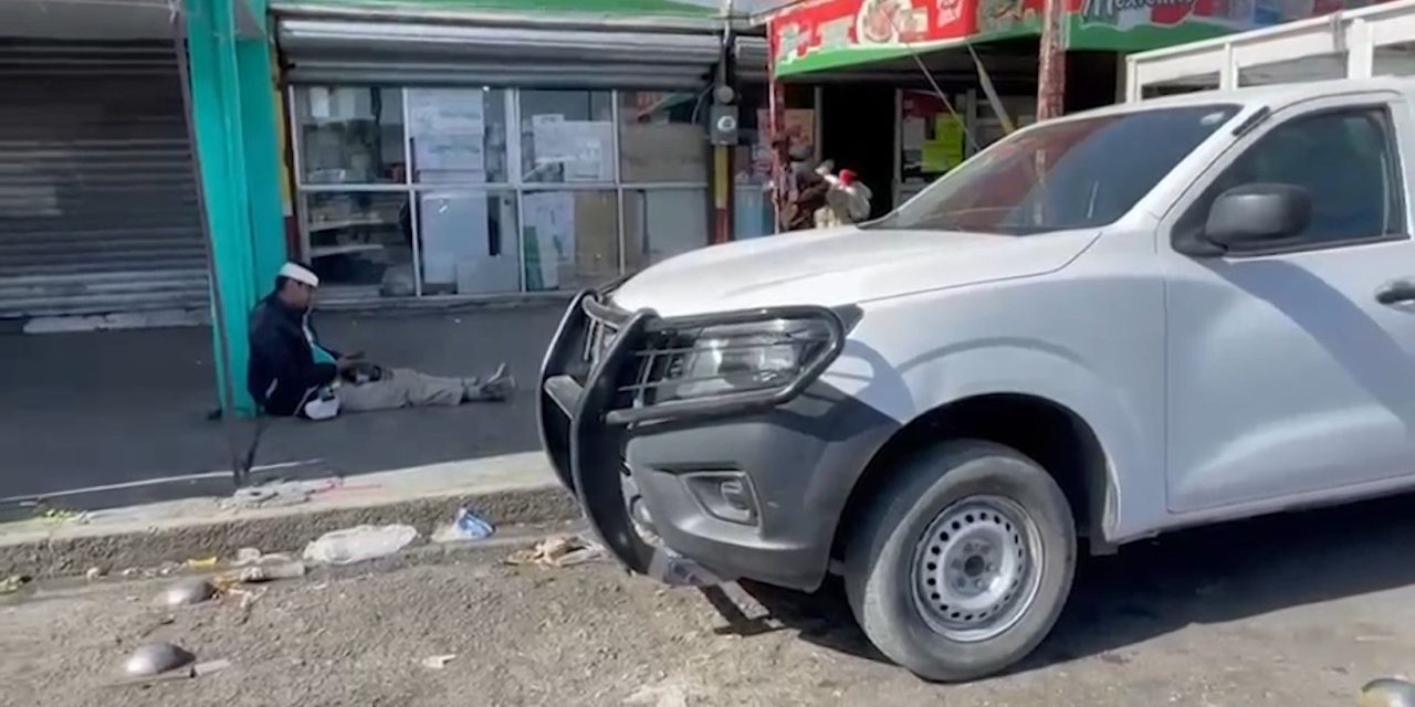 Accidente de motocicleta en Periférico deja dos personas lesionadas