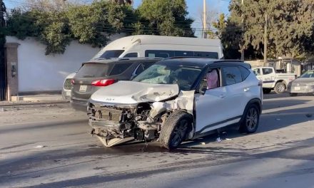 Cuantiosos daños deja accidente en el bulevar Jesús Valdez Sánchez