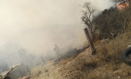 Se registra incendio en la carretera 57 por quema de basura