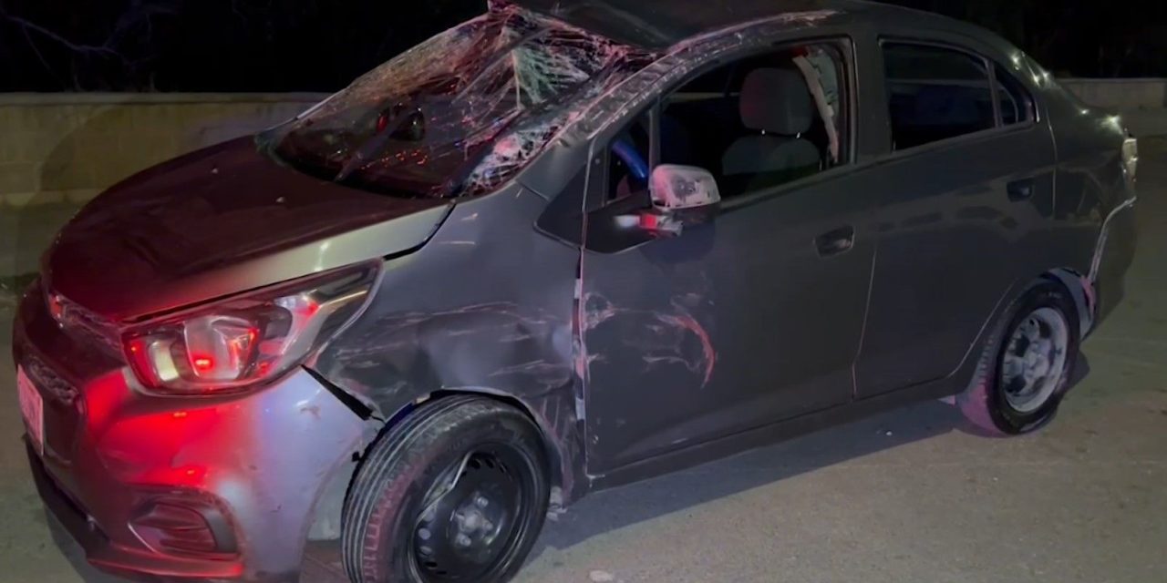 Saltillo: Hombre inicia el caos tras chocar; termina volcado y empieza una riña