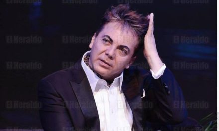 A sus 50 años Cristian Castro regresa a la escuela para terminar su secundaria