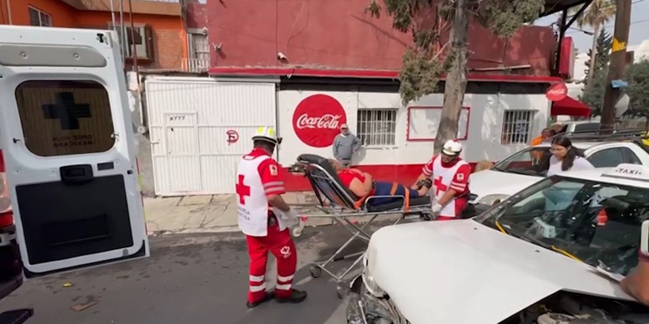 Dos heridos en choque en colonia Topo Chico