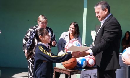 Escuela recibe inversión de 1.6 mdp en cableado eléctrico