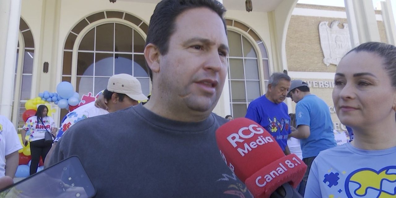 Encabeza alcalde Javier Díaz caminata para concientizar sobre el espectro autista