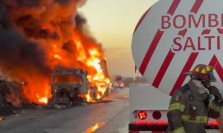Se incendia un transporte de carga en la carretera libre Saltillo-Torreón