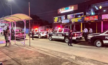 Dueño del bar ‘El Jalisquito’ en Minatitlán, Veracruz atropella a 2 sicarios y los mata… anuncia cierre de su negocio