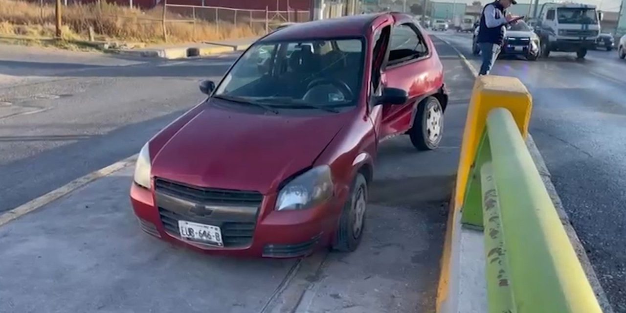 Joven de 19 años causa accidente en el Periférico