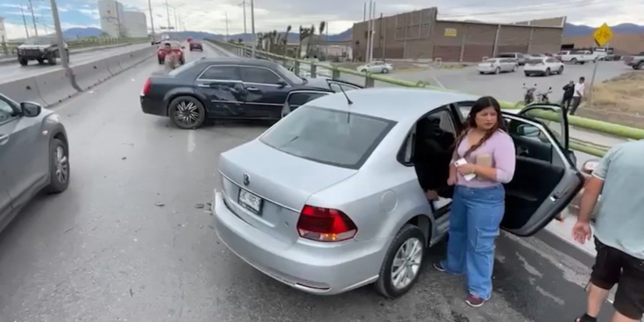 Joven causa destrozos en el Periférico durante la mañana del viernes