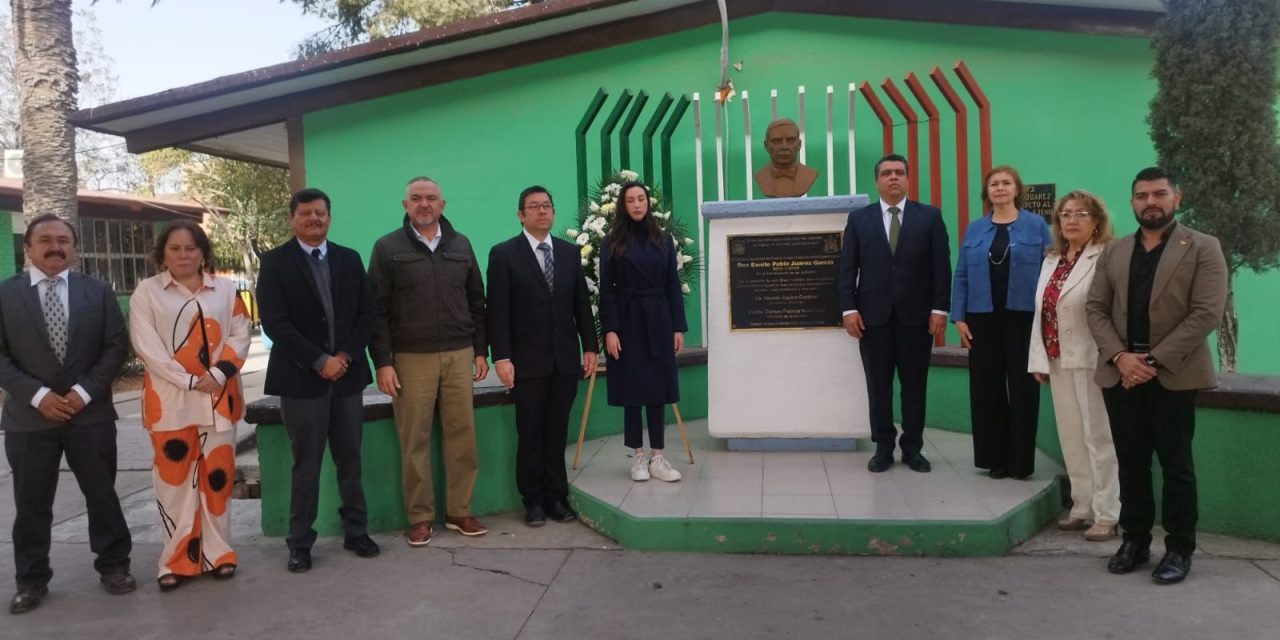 Autoridades educativas de Ramos Arizpe conmemoran el natalicio de Benito Juárez