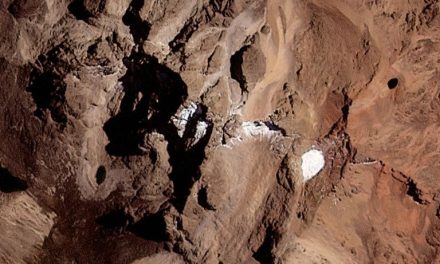 Alarma a científicos la desaparición del glaciar Lewis en el monte Kenia