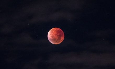 ‘Luna de sangre’ cubre a Saltillo