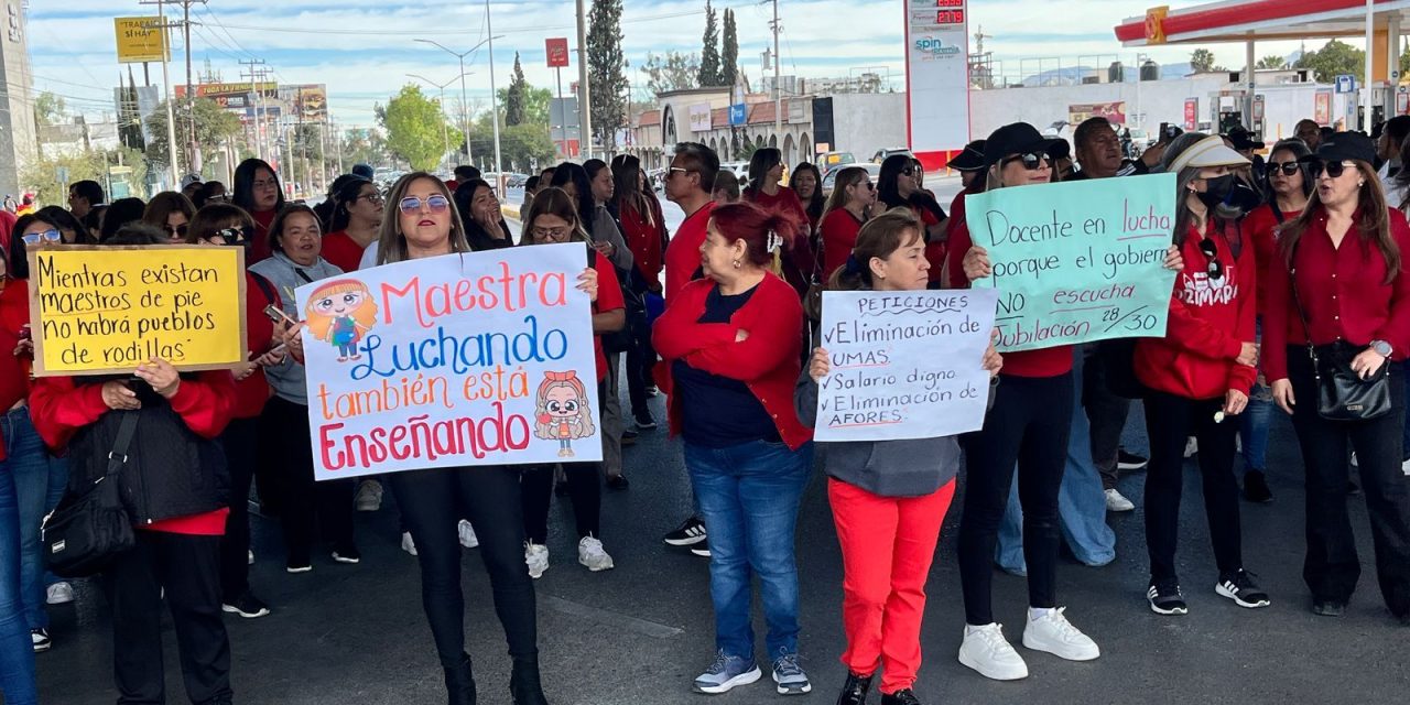 Saltillo: Maestros bloquean V. Carranza