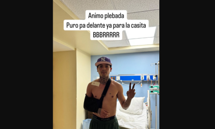 Natanael Cano sufre accidente en motocross y es operado de la clavícula