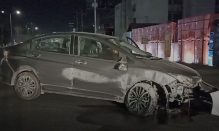 Pega con la cuneta y vuelca en Saltillo