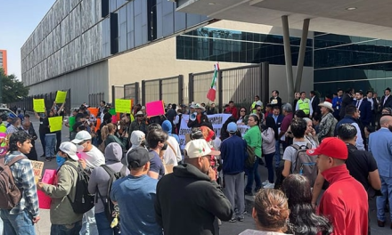 Protestan en Monterrey por calidad del aire y crisis del transporte