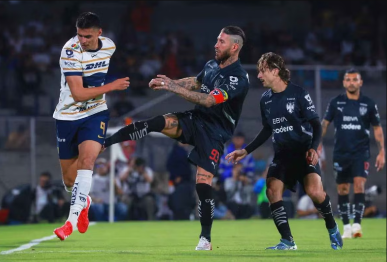 Efraín Juárez explota contra Sergio Ramos tras agresión y expulsión