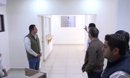 Recorre Javier Díaz instalaciones del Centro de Justicia Cívica