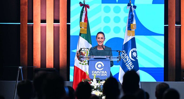Sheinbaum toma protesta a nueva directiva de Caintra NL