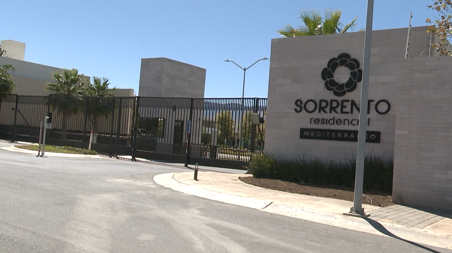 Saltillo: No le permiten ingresar a su casa, comité de vecinos le cancelan los accesos