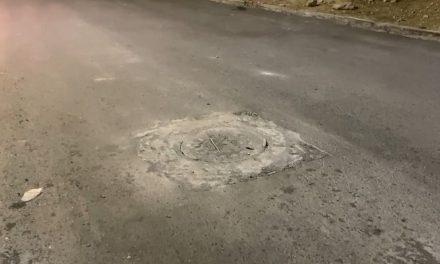 Reparan fuga de aguas negras en la colonia Federico Ramón