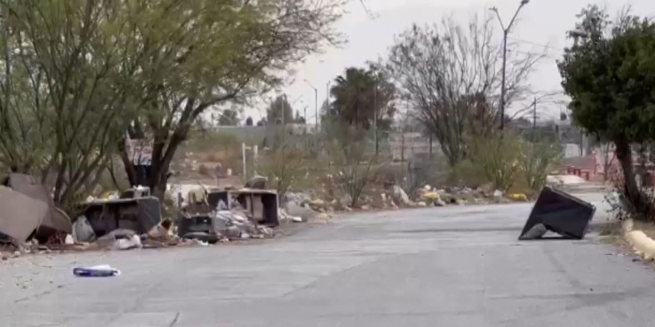 Usan calles y terrenos baldíos como tiraderos en la colonia Saltillo 2000
